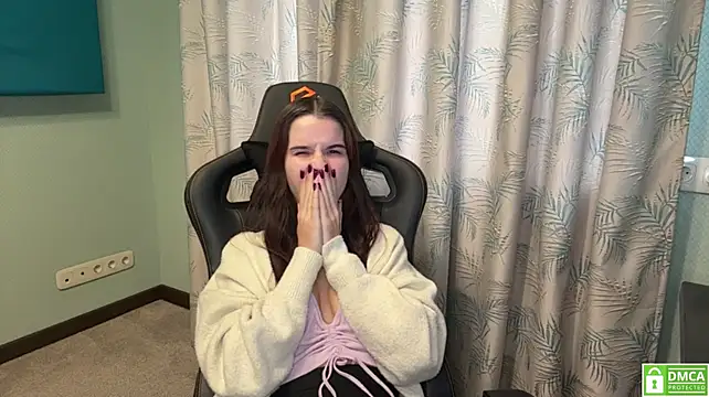 Juicy_Cutie - Lick my tasty lips 🫦