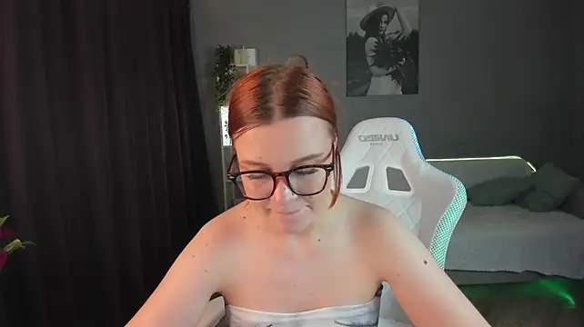 Amber_Gaze - sexy nippl play