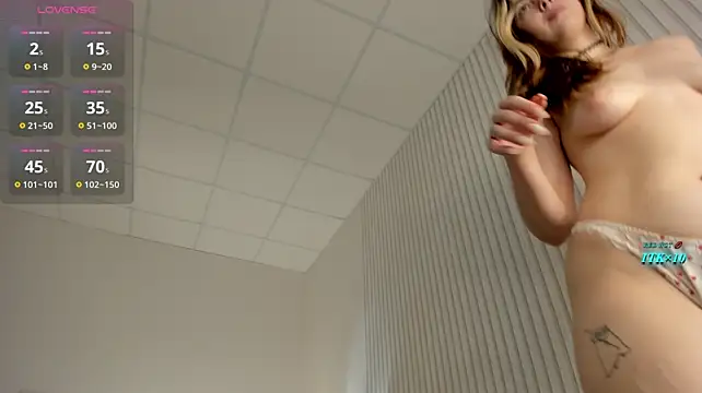 Vanessa_Walters - Take off panties+put fingers inside