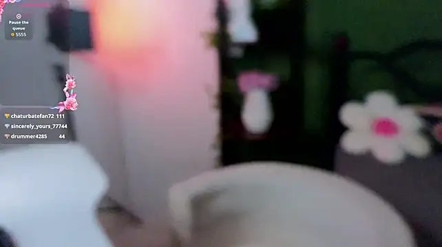 AliceVixen - suck finger+eye contact