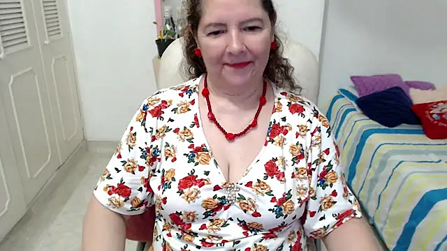 Leonela_69 - mommy is horny come play with me