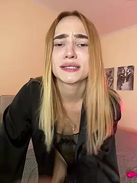 SugarDanger - Naked play pussy outside