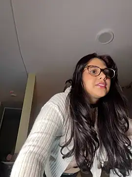 XSelena - fingering pussy
