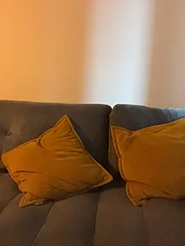 YankiGirl - Squize my tits clous up