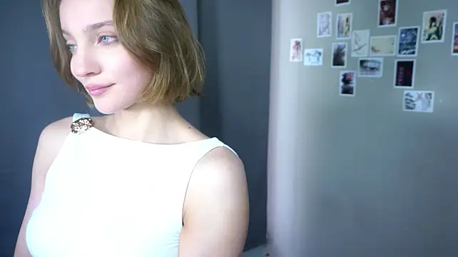 ElvinaBusuttill - lick my lips