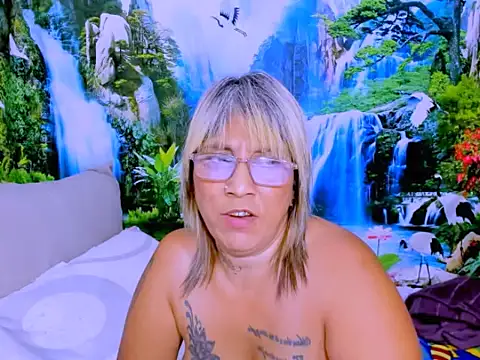 Indianroxy - keep my kitty wet n throbbing