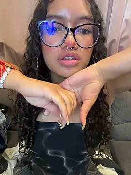 Bunny-firee - Oil or cream on my tits 💧🍒