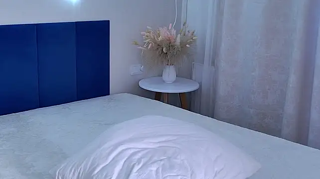 Alexis_Lovely - oil tits show