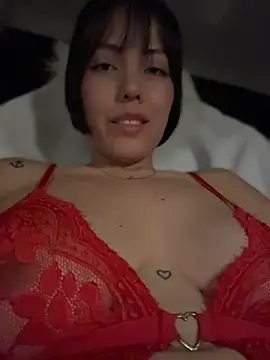 Emmahere - OIL ON MY BODY 😈