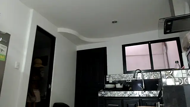 Wynterheat - Pussy Play | 2 tokens or more