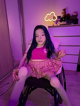 MiniSophiaa - Striptease