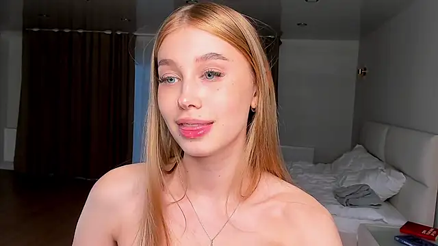 JunieAmert - More eyes close up