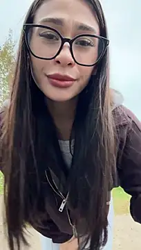 Aria51 - slide finger between naked PUSSYLIPS🍓🚌