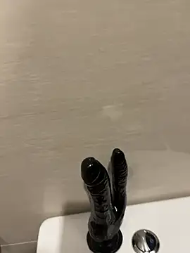 HoneyNana2000 - Let take off my underwear🫣💦💦