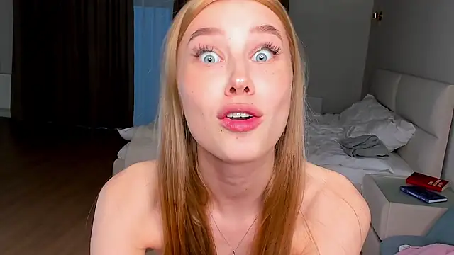 JunieAmert - Two fingers bra