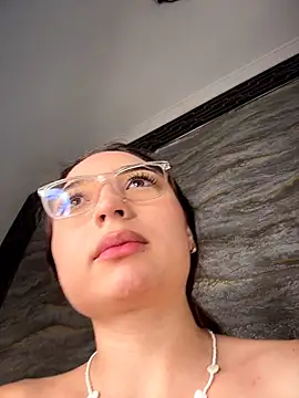 Mia_Luxor - 1 Finger in pussy🥵