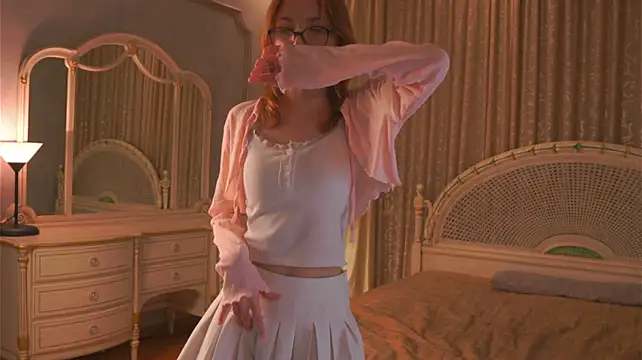 FrediaPfeiff - tease u with skirt ;))