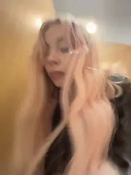 Melissa_grr - Show my WET WET PUSSY! XOXO