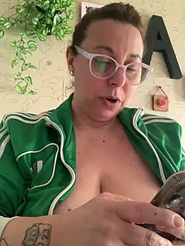 LupitaHaze - Tetas con aceite