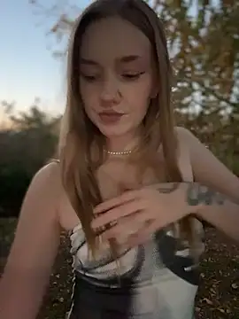 MilaMoone - 🍓naked ass twerk in standing doggy💦