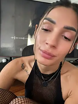Vicky_luxe