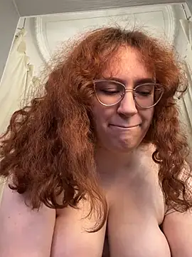 Ellie_coy_ - Squeeze boobs close to cam