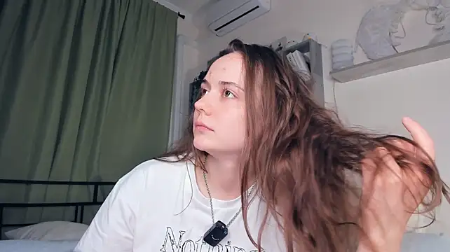 MellisaCerenzia - Show the side of the pussy