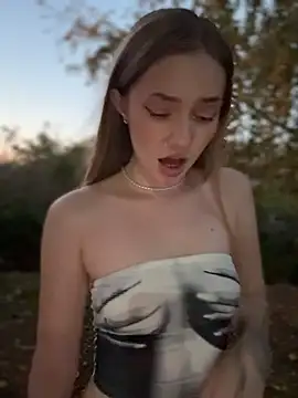 MilaMoone - 🍓naked ass twerk in standing doggy💦