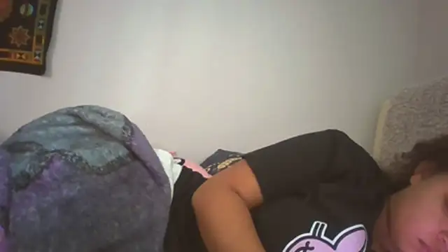 Madzbailey - Two toy squirt show
