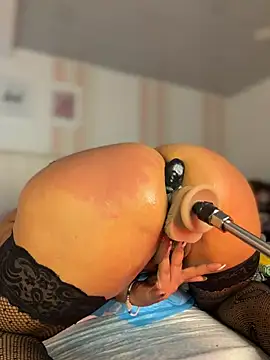 Milena-1 - 1 mn control toys for last tipper 🔥