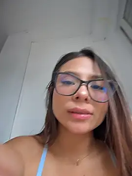 Amira_cute2 - Walking Naked + Control Toy 1 min