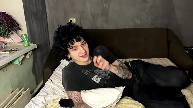 DreamyPair - Nik eats my pussy