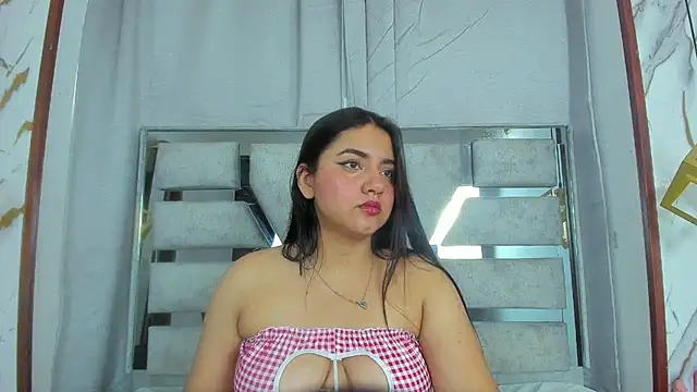 Salomeleee - Plug anal ! 🔥