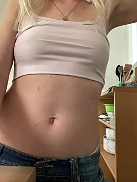 MinnieMausi - last tipper gets a spicyyy pic 🩷