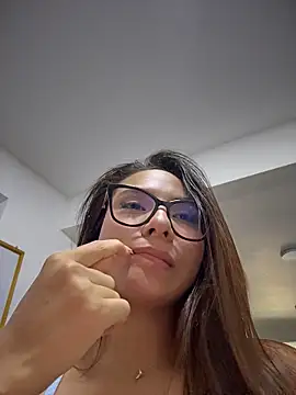 Amira_cute2 - Walking Naked + Control Toy 1 min