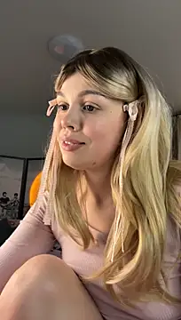 TalyaMeow - gently play with hand in panties
