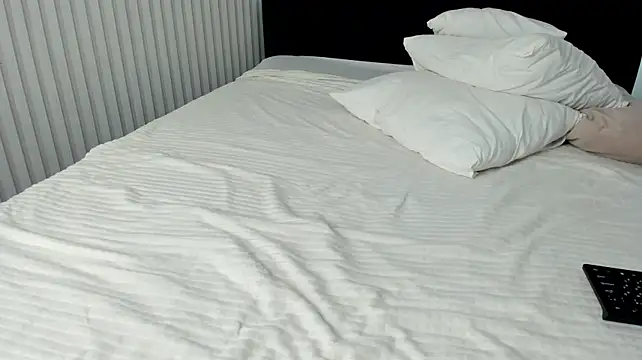 Luna_Vel1