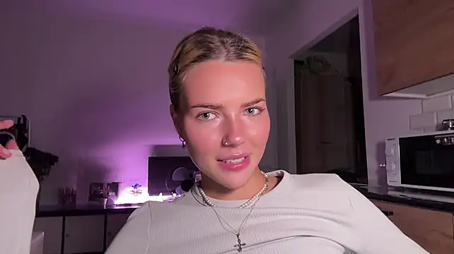 ChristelDuncombe - topless photo in PM (Last tip)