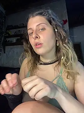 FlorBich - Show boobs and spit nipples