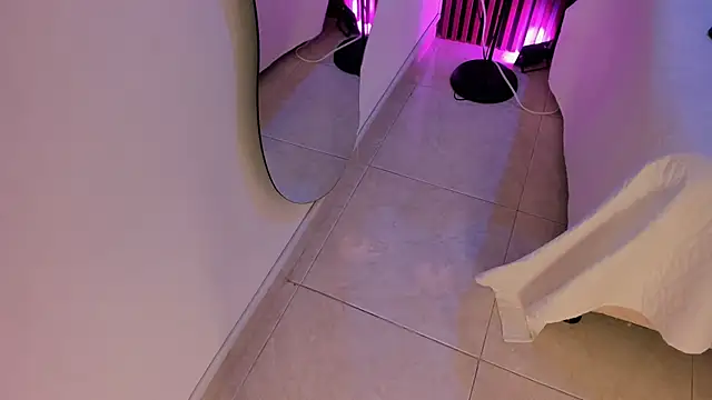 Andrea_saenz04 - Tits out + oil & massage🍒💦