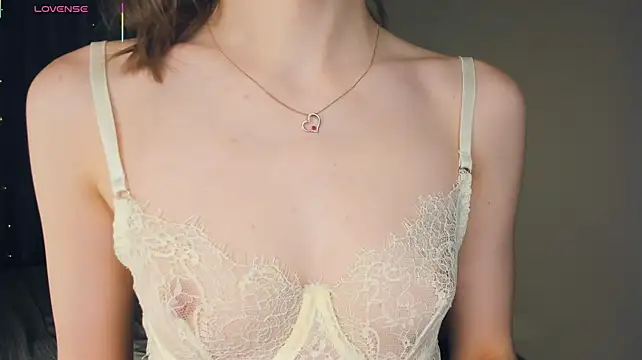 LianneBynon - take off my bra to stay topless