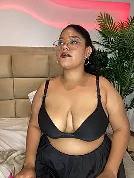 Molly__Beauty - Ride torso + anal plug on