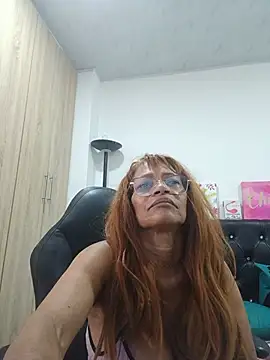 BustyMilf_