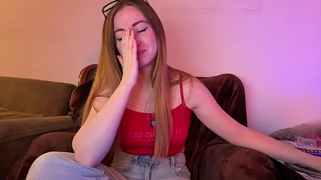 LinaWitch - tease in doggy 10 min