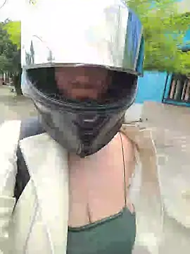 Yuli_x97 - MY FRIEND TOUCHES MY TITS. 😎🫢