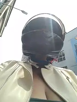 Yuli_x97 - MY FRIEND TOUCHES MY TITS. 😎🫢