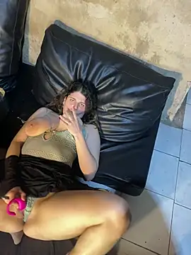 FlorBich - Show boobs and spit nipples
