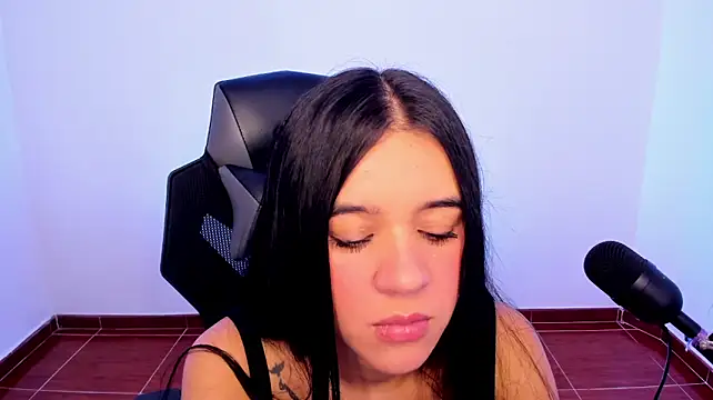 Isabellawhitmore - flash tits