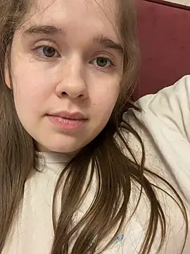 HornyGirlH - SHOW TITS
