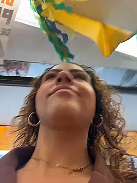 Chloe_Leaozinho - Squirt 💦 gosta na sua boquinha
